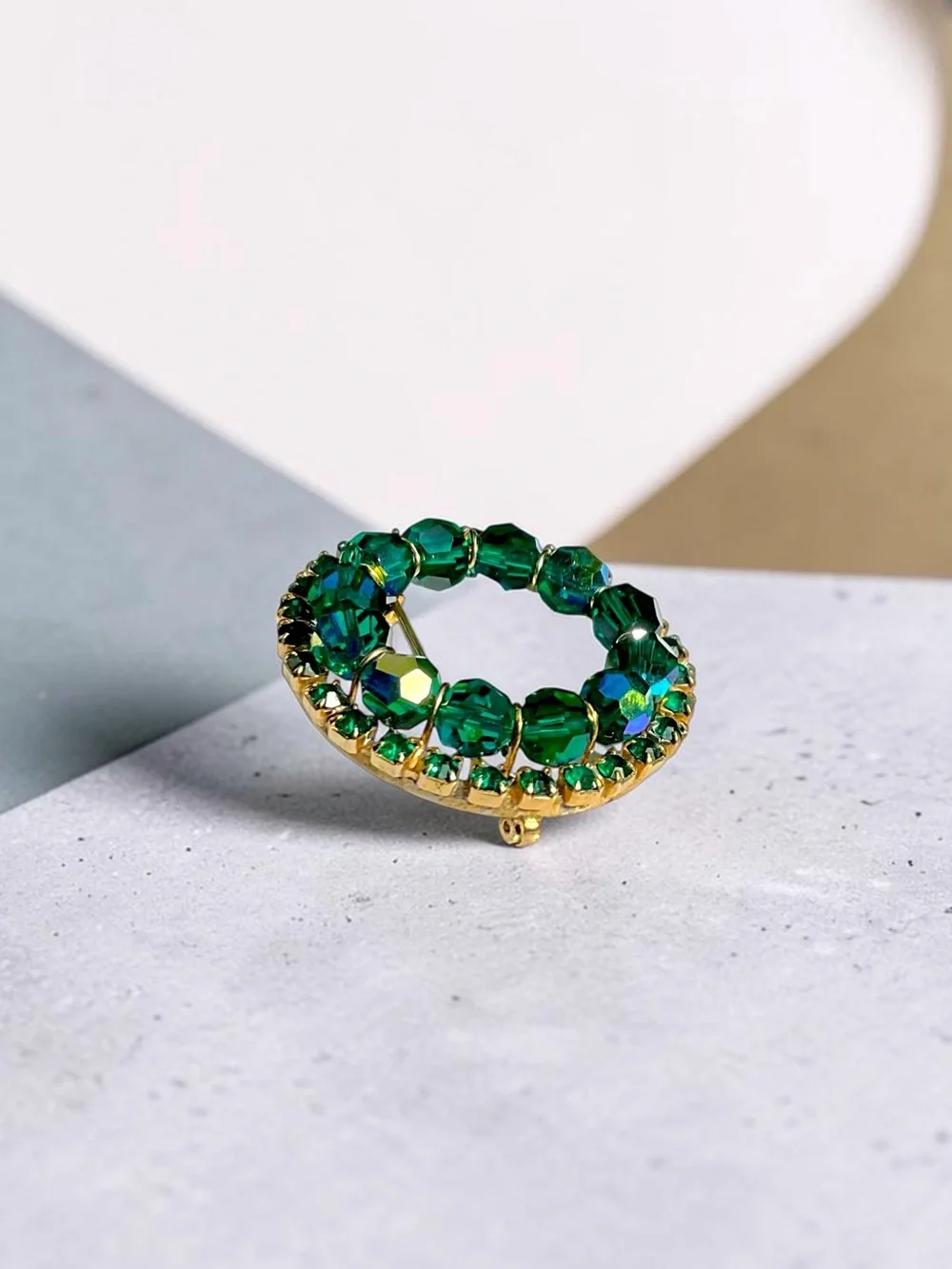 🌺Vintage Gold & Green Rhinestone Brooch